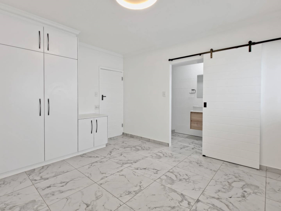 To Let 2 Bedroom Property for Rent in Sea Point Western Cape